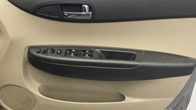 Second-hand 2012 Hyundai i20 Sportz 1.4 CRDi for sale in Kochi-17