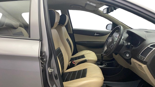 Second-hand 2012 Hyundai i20 Sportz 1.4 CRDi for sale in Kochi-15