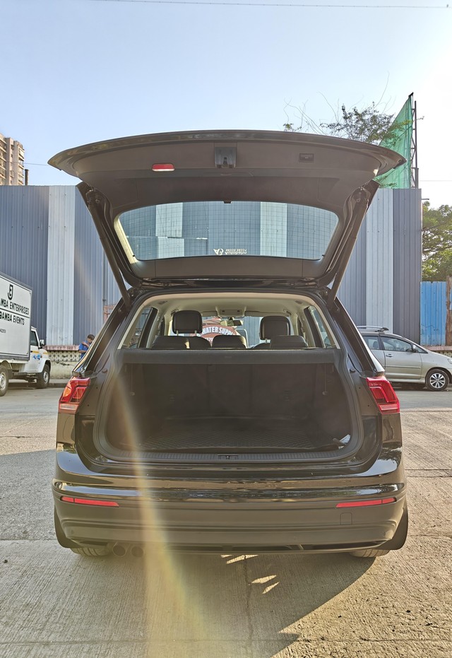 Second-hand 2017 Volkswagen Tiguan 2.0 TDI Comfortline for sale in Mumbai-8