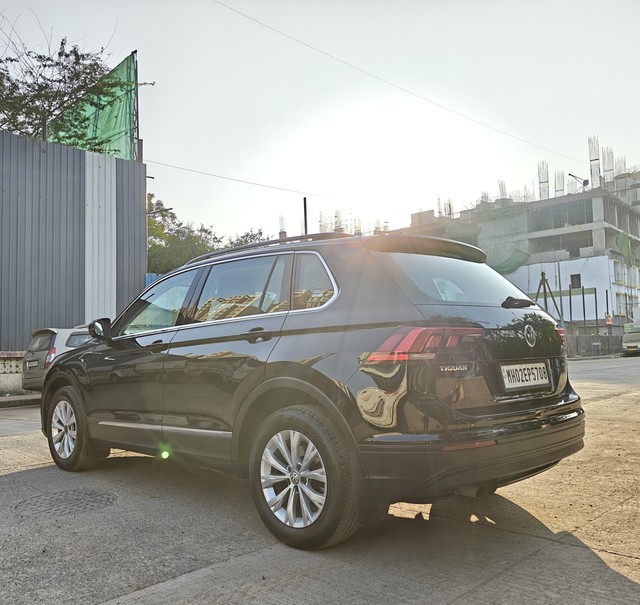 Second-hand 2017 Volkswagen Tiguan 2.0 TDI Comfortline for sale in Mumbai-3