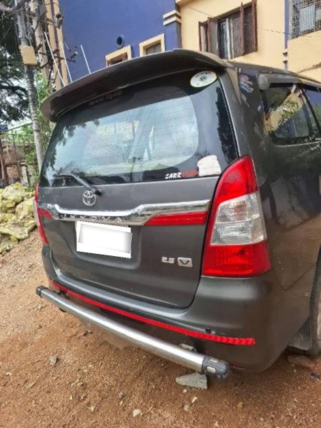 Second-hand 2014 Toyota Innova 2.5 G (Diesel) 7 Seater BS IV for sale in Mahbubnagar-2