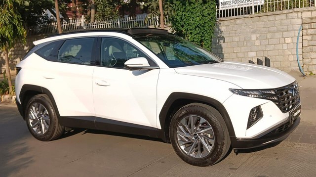 Second-hand 2025 Hyundai Tucson Signature Diesel AT for sale in Bangalore-9