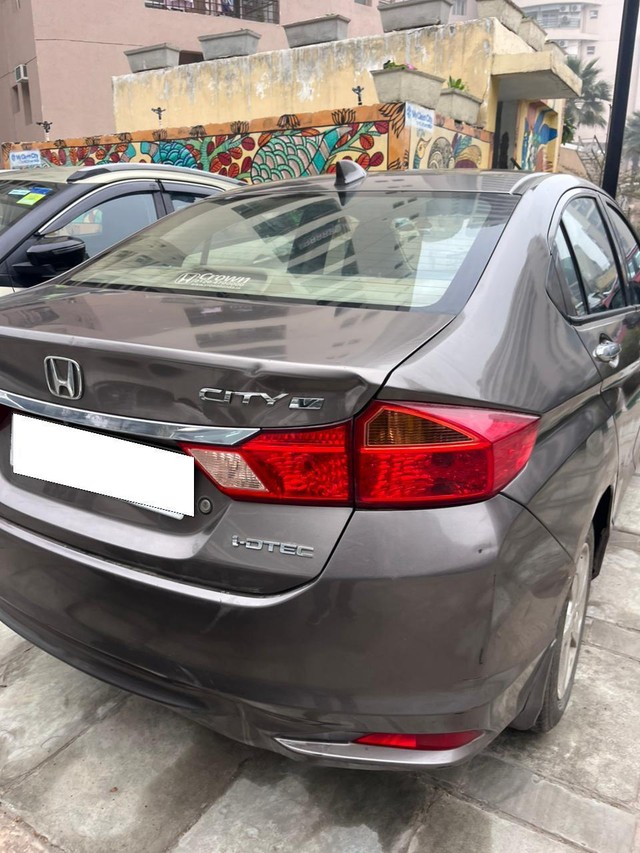 Second-hand 2016 Honda City i VTEC V for sale in Gautam Buddha Nagar-3