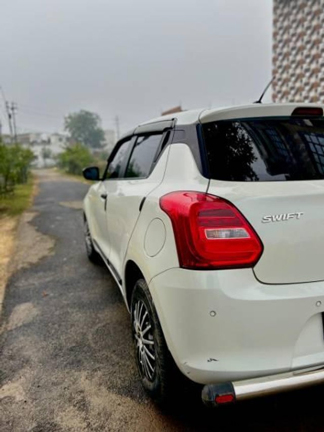 Second-hand 2020 Maruti Swift LXI for sale in Hapur-8