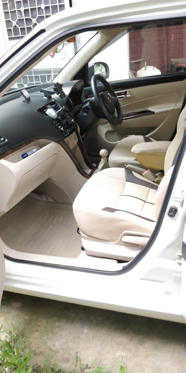 Second-hand 2015 Maruti Swift Dzire VXI for sale in New Delhi-6