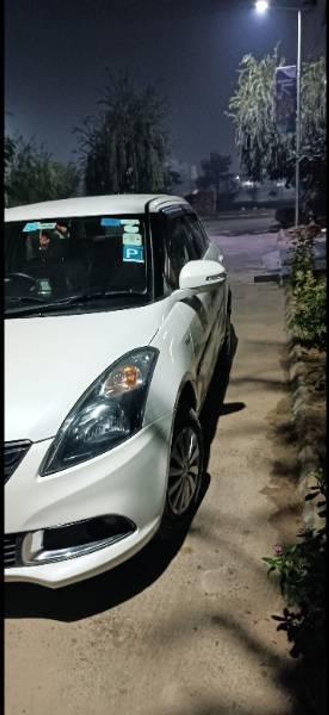 Second-hand 2015 Maruti Swift Dzire VXI for sale in New Delhi-3