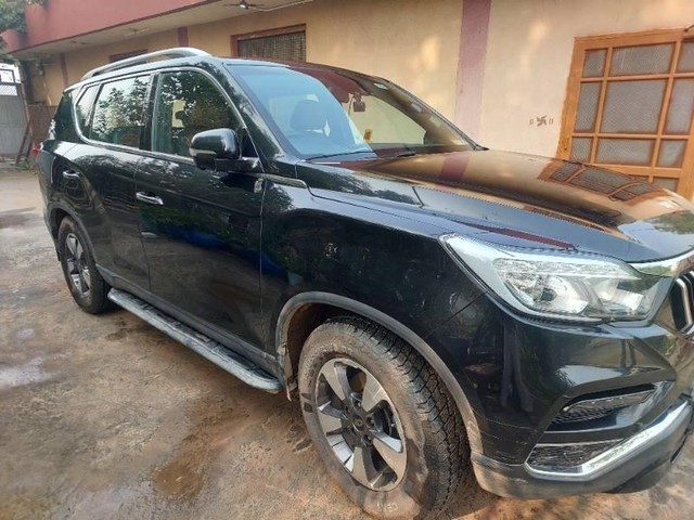 Second-hand 2020 Mahindra Alturas G4 4X4 AT BSIV for sale in Mathura-4