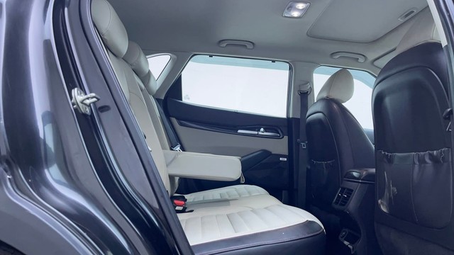 Second-hand 2020 Kia Seltos GTX Plus Diesel AT for sale in Hyderabad-32