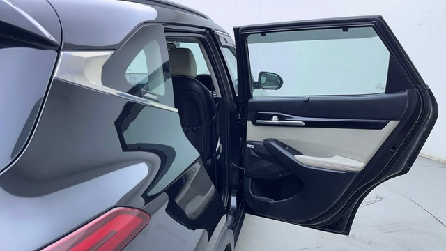 Second-hand 2020 Kia Seltos GTX Plus Diesel AT for sale in Hyderabad-33