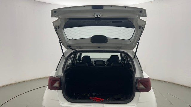 Second-hand 2022 Hyundai Venue SX Opt Turbo DCT Special Edition for sale in Kolkata-9