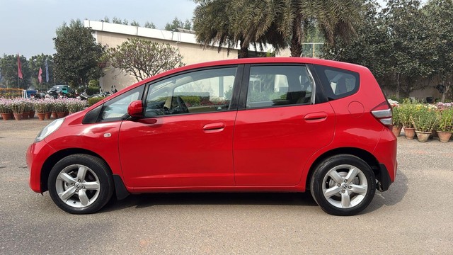 Second-hand 2012 Honda Jazz Select Edition for sale in Chandigarh-2