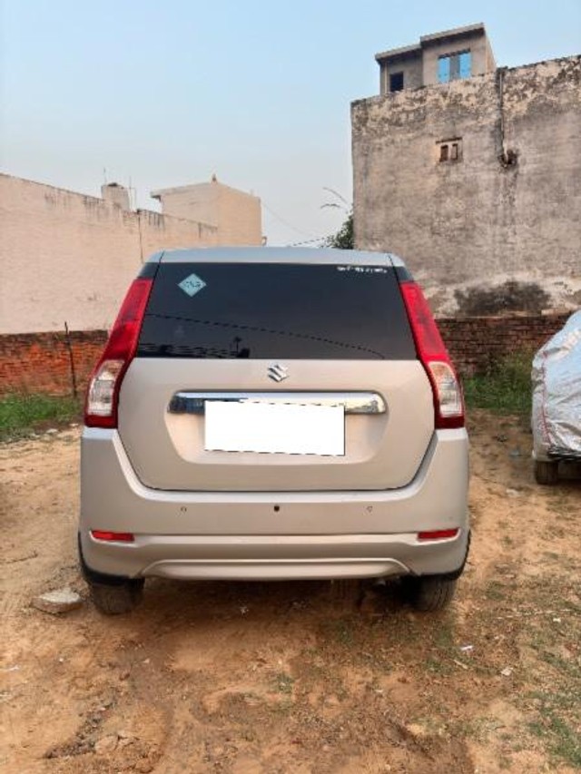 Second-hand 2024 Maruti Wagon R VXI CNG for sale in Greater Noida-2