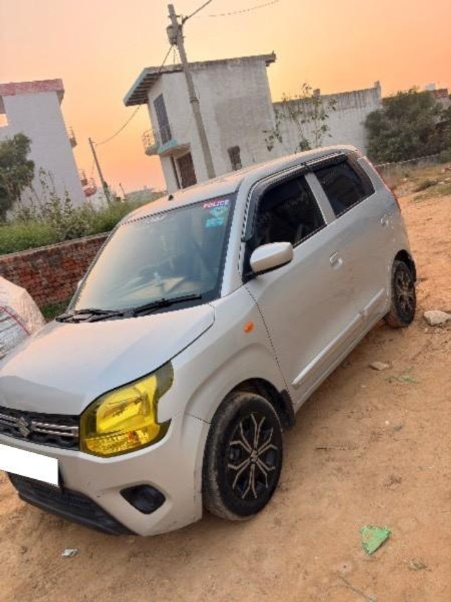 Second-hand 2024 Maruti Wagon R VXI CNG for sale in Greater Noida-7