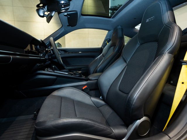 Second-hand 2024 Porsche 911 Carrera T for sale in Kolkata-11