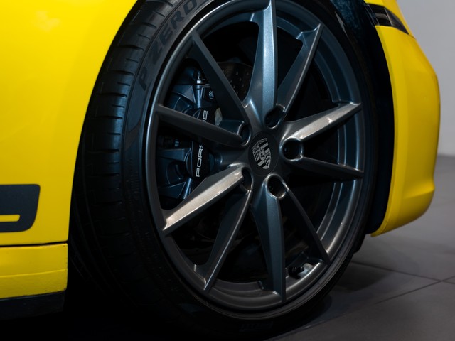 Second-hand 2024 Porsche 911 Carrera T for sale in Kolkata-20