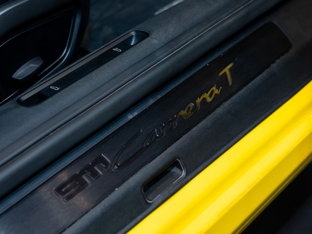 Second-hand 2024 Porsche 911 Carrera T for sale in Kolkata-18