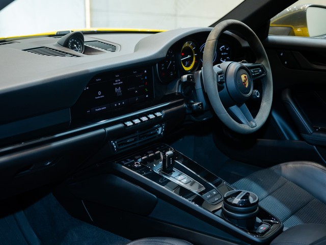 Second-hand 2024 Porsche 911 Carrera T for sale in Kolkata-9