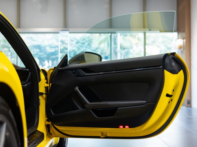 Second-hand 2024 Porsche 911 Carrera T for sale in Kolkata-14