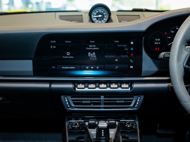 Second-hand 2024 Porsche 911 Carrera T for sale in Kolkata-13