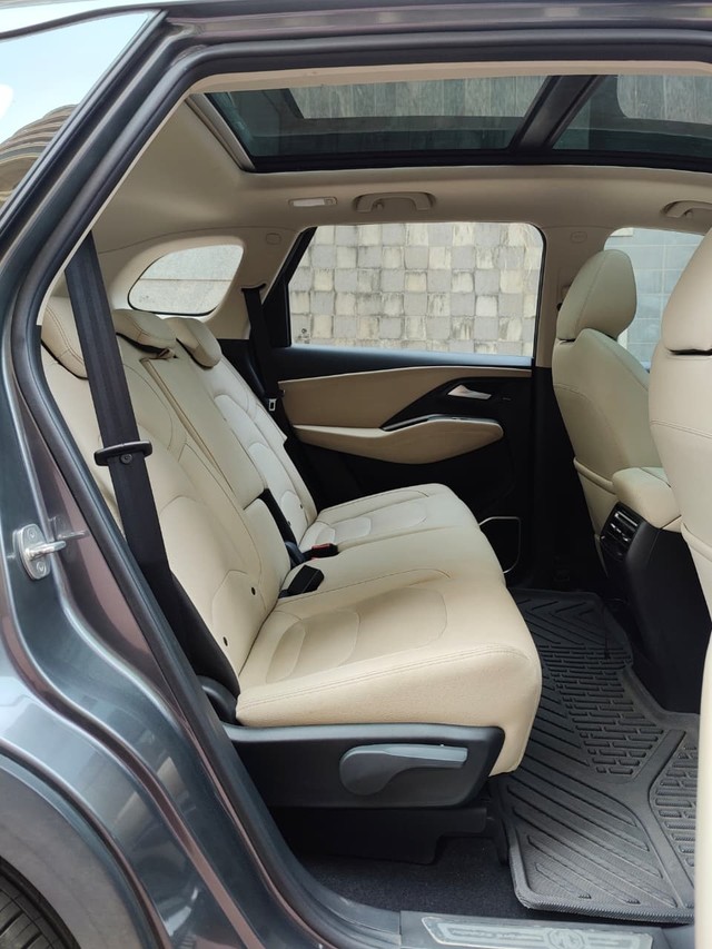 Second-hand 2023 MG Hector Savvy Pro CVT 2023-2025 for sale in Mumbai-4