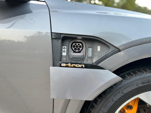 Second-hand 2021 Audi e-tron 55 Quattro for sale in New Delhi-8