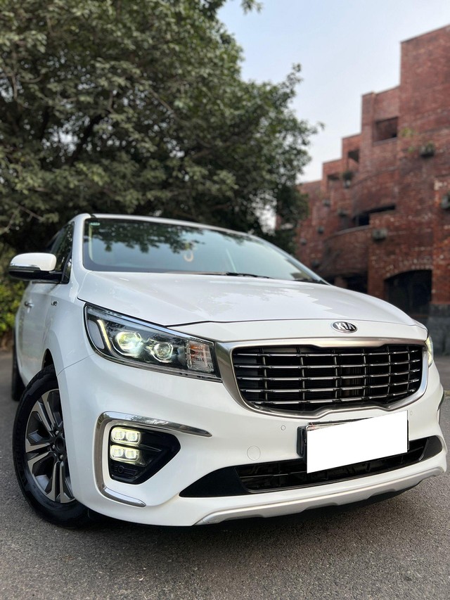 Second-hand 2020 Kia Carnival Prestige 6 STR for sale in New Delhi-12