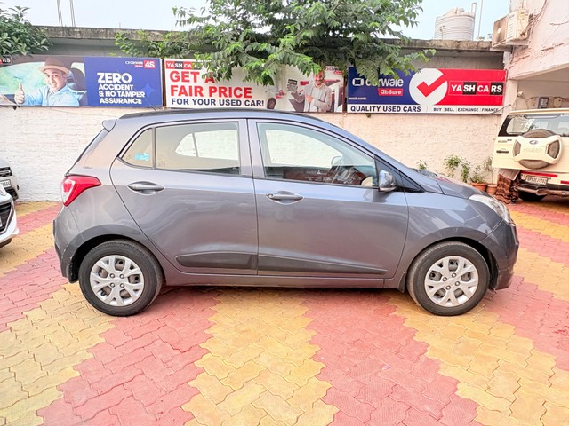 Second-hand 2016 Hyundai Grand i10 Sportz for sale in Gorakhpur-7