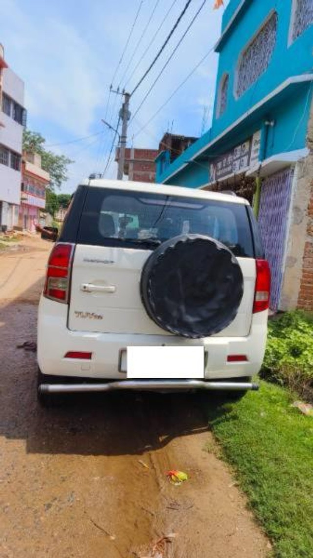 Second-hand 2016 Mahindra TUV 300 P4 for sale in Giridih-2