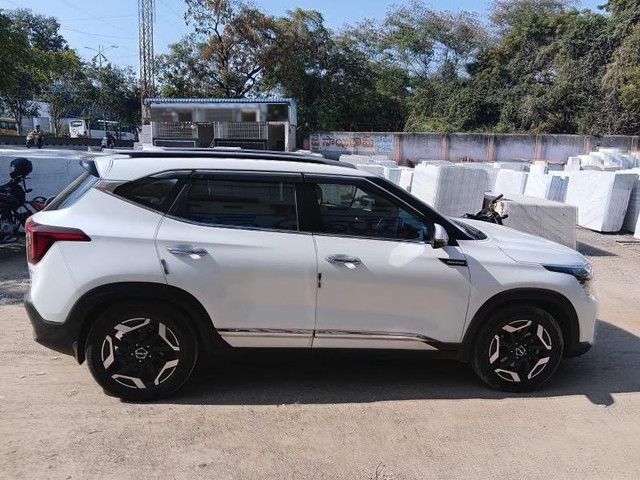 Second-hand 2024 Kia Seltos GTX Diesel AT for sale in Warangal-5