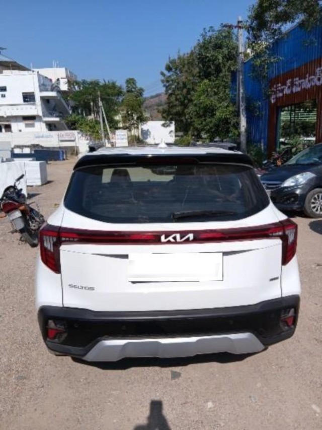 Second-hand 2024 Kia Seltos GTX Diesel AT for sale in Warangal-2