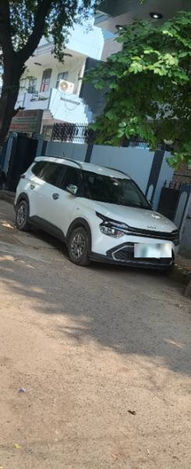 Second-hand 2024 Kia Carens Premium Diesel iMT for sale in Allahabad-1