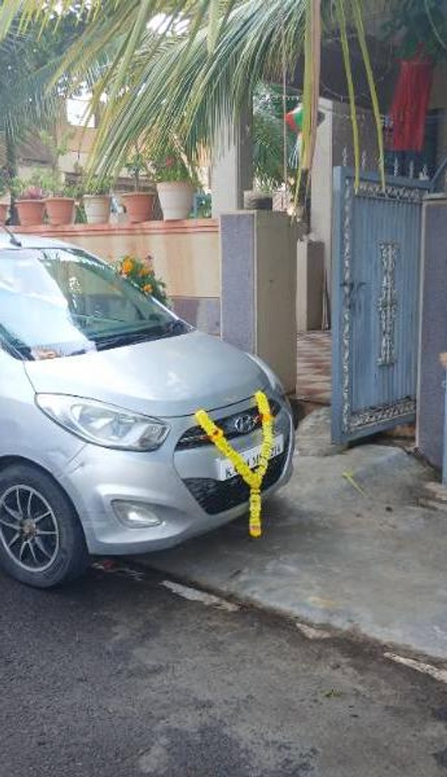Second-hand 2010 Hyundai i10 Magna 1.2 for sale in Bijapur-3