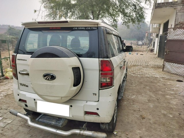 Second-hand 2017 Mahindra TUV 300 T8 for sale in Allahabad-3