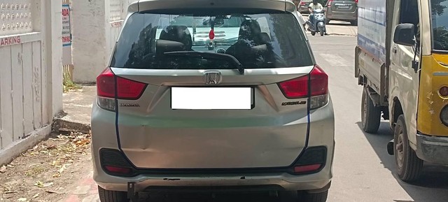 Second-hand 2014 Honda Mobilio V i-DTEC for sale in Sattenapalli-3