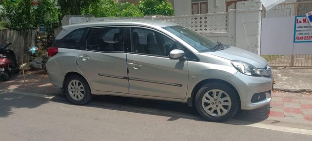 Second-hand 2014 Honda Mobilio V i-DTEC for sale in Sattenapalli-4