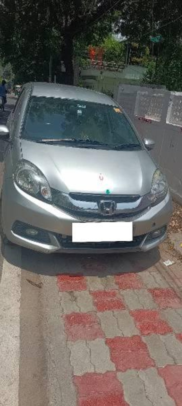 Second-hand 2014 Honda Mobilio V i-DTEC for sale in Sattenapalli-1