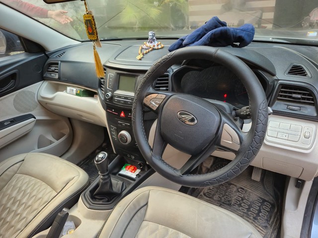 Second-hand 2022 Mahindra XUV300 W6 Sunroof BSVI for sale in Greater Noida-2