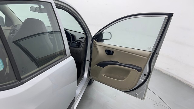 Second-hand 2015 Hyundai i10 Magna 1.1 for sale in Chandigarh-16