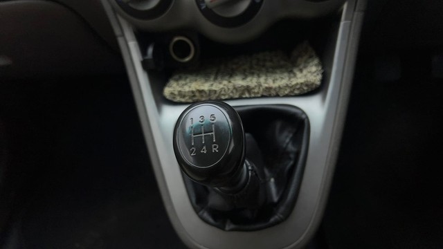 Second-hand 2015 Hyundai i10 Magna 1.1 for sale in Chandigarh-12