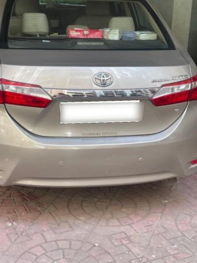 Toyota Corolla Altis GL MT Second-hand 2014 Toyota Corolla Altis GL MT for sale in Mumbai-4
