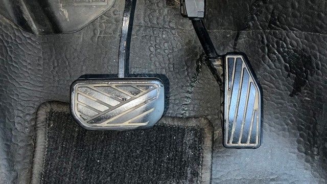 Second-hand 2021 Maruti XL6 Zeta AT for sale in Ghaziabad-14