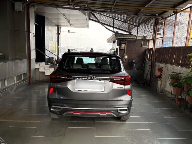 Second-hand 2020 Kia Seltos GTX Plus DCT for sale in New Delhi-3