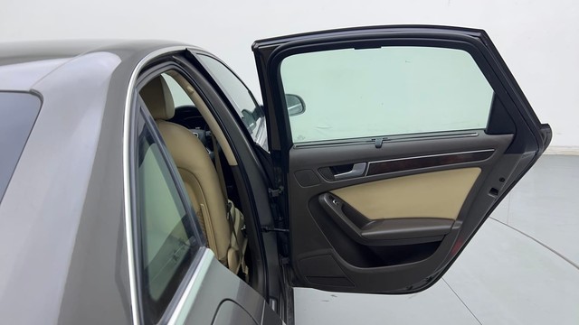 Second-hand 2015 Audi A4 2.0 TDI Premium Plus for sale in Jaipur-29