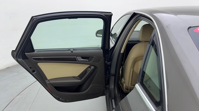 Second-hand 2015 Audi A4 2.0 TDI Premium Plus for sale in Jaipur-28