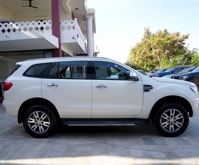 Second-hand 2017 Ford Endeavour Titanium Plus 4X4 for sale in Jaipur-1