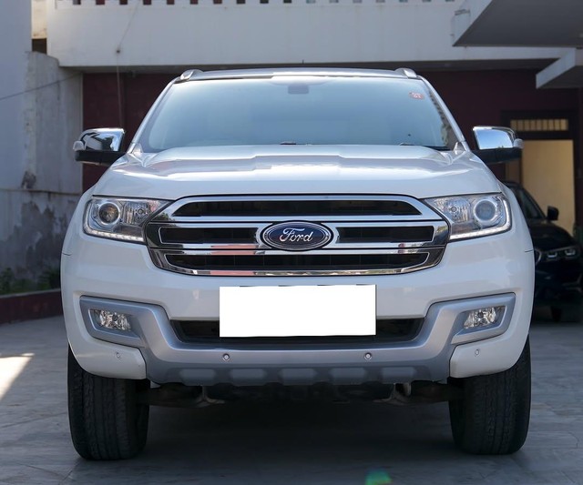 Second-hand 2017 Ford Endeavour Titanium Plus 4X4 for sale in Jaipur-5