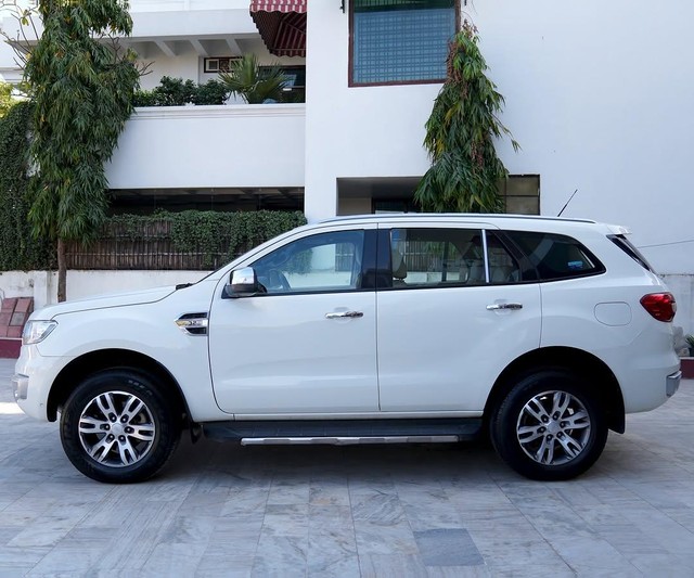 Second-hand 2017 Ford Endeavour Titanium Plus 4X4 for sale in Jaipur-2
