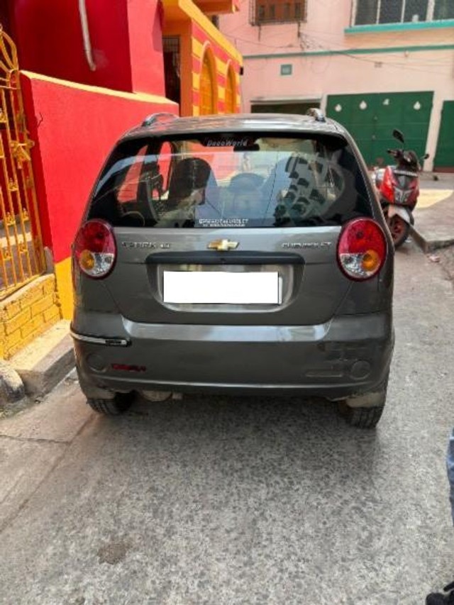 Second-hand 2011 Chevrolet Spark 1.0 LT for sale in North 24 Parganas-2