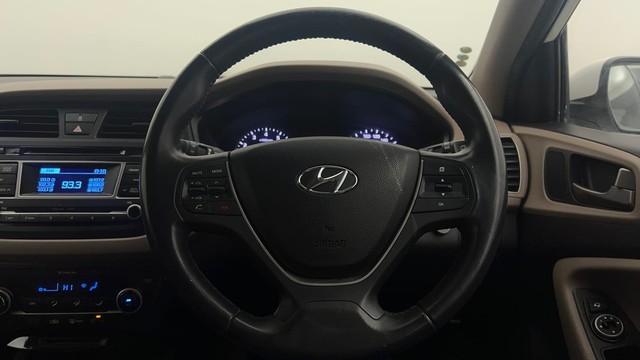 Second-hand 2015 Hyundai i20 Asta 1.2 for sale in Chandigarh-38