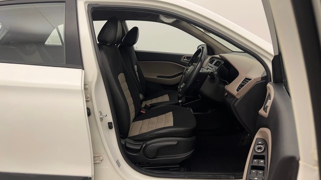 Second-hand 2015 Hyundai i20 Asta 1.2 for sale in Chandigarh-15